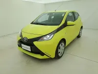 Usata Toyota Aygo Cool 69 CV (50 kW) 2017 Giallo/orogiallo/oro Utilitaria