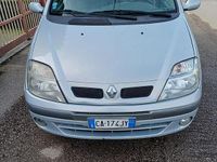 Usata Renault Scénic 102 CV (75 kW) 2001 Grigio Monovolume