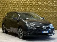 Usata Toyota Auris Hybrid 99 CV (72 kW) 2015 Blu/azzurro Station wagon