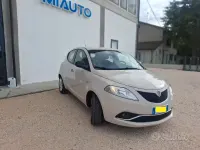 Usata Lancia Ypsilon 69 CV (50 kW) 2017 Beige Utilitaria