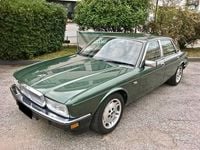 Usata Jaguar XJ40 Sovereign 213 CV (156 kW) 1988 Verde Berlina