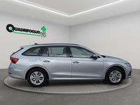 Usata Skoda Octavia Executive 150 CV (110 kW) 2021 Argento Station wagon