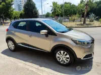 Usata Renault Captur 90 CV (66 kW) 2014 Grigio SUV