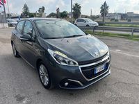 Usata Peugeot 208 Allure 74 CV (54 kW) 2016 Grigio Utilitaria