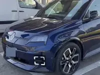 Usata Renault R5 Iconic 77 kW (106 CV) 2024 Bluazzurro Utilitaria