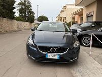 Usata Volvo V40 Business Edition 120 CV (88 kW) 2018 Blu Berlina