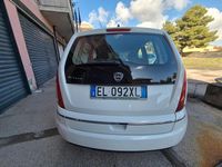 Usata Lancia Musa Gold 95 CV (69 kW) 2012 Bianco Monovolume