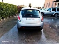Usata Lancia Ypsilon Platinum 69 CV (50 kW) 2016 Argento Utilitaria
