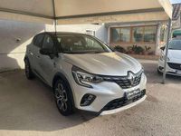 Usata Renault Captur Intens 145 CV (106 kW) 2022 Argento SUV