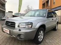 Usata Subaru Forester 125 CV (91 kW) 2002 Grigio SUV