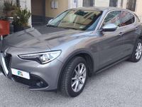 Usata Alfa Romeo Stelvio Executive 209 CV (153 kW) 2017 Grigio SUV