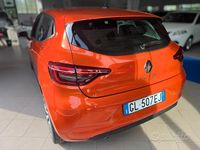 Usata Renault Clio V Equilibre 100 CV (73 kW) 2023 Arancione Berlina