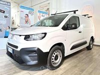 Usata Fiat Doblò 101 CV (74 kW) 2024 Bianco Monovolume