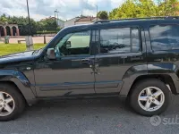 Usata Jeep Cherokee 200 CV (147 kW) 2011 Nero SUV