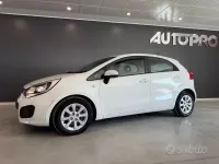 Usata Kia Rio LX 85 CV (62 kW) 2013 Bianco Berlina