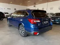 Usado Subaru Outback 150 CV (110 kW) 2016 Azul Familiar
