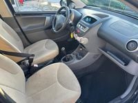 Usata Peugeot 107 68 CV (50 kW) 2006 Nero Utilitaria