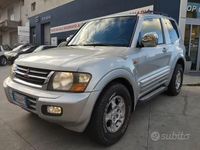 Usata Mitsubishi Pajero 160 CV (117 kW) 2002 Grigio SUV