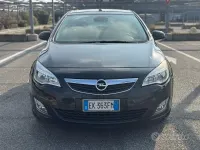 Usata Opel Astra Cosmo 110 CV (80 kW) 2011 Nero Berlina