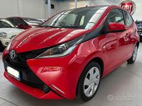 Usata Toyota Aygo X-wave 69 CV (50 kW) 2015 Rosso Utilitaria