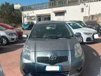 Usata Toyota Yaris 87 CV (63 kW) 2008 Grigio Utilitaria