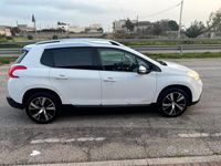 Usata Peugeot 2008 Allure 99 CV (72 kW) 2016 Bianco SUV