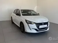 Usata Peugeot 208 Allure 102 CV (75 kW) 2022 Bianco Utilitaria