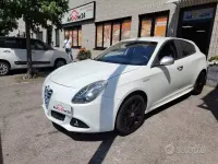 Usata Alfa Romeo Giulietta Exclusive 141 CV (103 kW) 2012 Bianco metallizzato Utilitaria