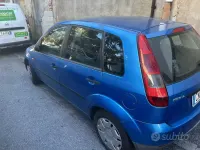 Usata Ford Fiesta 68 CV (50 kW) 2004 Blu Utilitaria