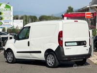 Usata Fiat Doblò Lounge 120 CV (88 kW) 2020 Bianco pastello Monovolume