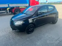 Usata Lancia Ypsilon 69 CV (50 kW) 2014 Nero Utilitaria