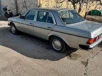 Usata Mercedes 240 1982 Grigio Berlina