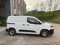 Usata Peugeot Partner 102 CV (75 kW) 2022 Monovolume