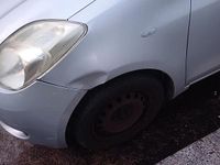 Usata Toyota Yaris 87 CV (63 kW) 2008 Grigio Utilitaria