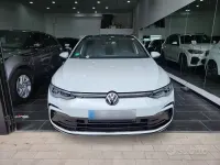 Usata VW Golf VIII R-line 150 CV (110 kW) 2024 Pure white Berlina