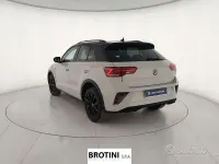 Usata VW T-Roc R-line 110 CV (80 kW) 2023 Grigio SUV