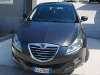 Usata Lancia Delta Gold 105 CV (77 kW) 2014 Grigio canna di fucile Utilitaria