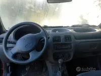 Usata Renault Clio 58 CV (42 kW) 1998 Rosso Utilitaria