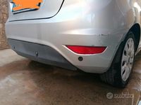 Usata Ford Fiesta 96 CV (70 kW) 2010 Grigio Berlina