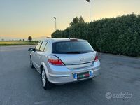 Usata Opel Astra Club 90 CV (66 kW) 2006 Grigio Berlina