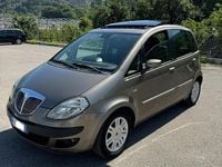 Usata Lancia Musa 95 CV (69 kW) 2005 Marrone Monovolume