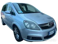 Usata Opel Zafira Cosmo 120 CV (88 kW) 2007 Grigio Monovolume