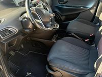 Usata Lancia Ypsilon 69 CV (50 kW) 2017 Blu Utilitaria