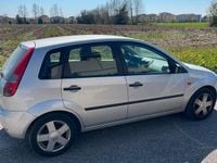 Usata Ford Fiesta Ambiente 75 CV (55 kW) 2003 Grigio Utilitaria