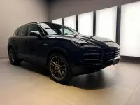 Usata Porsche Cayenne 340 CV (250 kW) 2021 Blu moonlight SUV