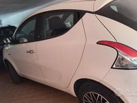Usata Lancia Ypsilon Gold 80 CV (58 kW) 2015 Bianco Utilitaria