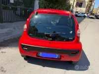 Usata Peugeot 107 68 CV (50 kW) 2009 Bluazzurro Utilitaria