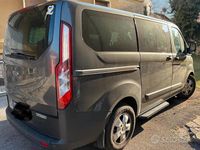 Begagnad Ford T 2016 Grå Minibuss