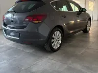 Usata Opel Astra Cosmo 110 CV (80 kW) 2011 Grigio Berlina
