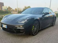Usata Porsche Panamera 330 CV (242 kW) 2018 Verde Berlina
